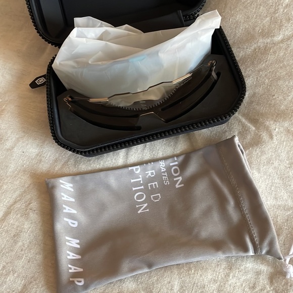 BNIB MAAP x 100% Hypercraft - Silver Cycling Glasses - Picture 11 of 16